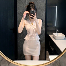 批发法式纯欲风<b class='q'>蕾丝</b>拼接v领无袖背心半身裙两件套女秋冬气质绝美套装