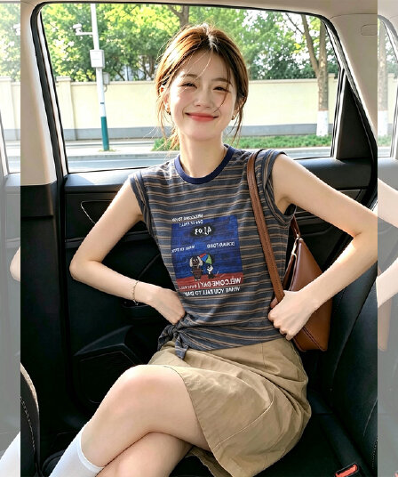 패션 배색 스트라이프 조끼 외출용 만화 프린트 민소매 티셔츠 여성 여름 2026 슈퍼 화재 연령 감소 스트랩 맨위