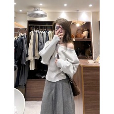 批发实价不减 早秋斜肩毛衣女高级感<b class='q'>露肩</b>短<b class='q'>上衣</b>宽松慵懒针织衫