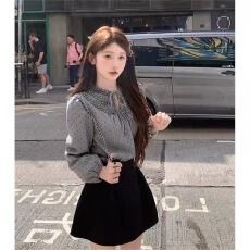 批发复古减龄洋气套装女秋季2024新款木耳边<b class='q'>波点</b><b class='q'>衬衣</b>背带牛仔裙两件套