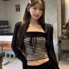 批发黑色修身短款针织<b class='q'>开衫</b>外套女秋季新款超好看辣妹长袖小上衣