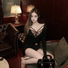 批发蕾丝拼接性感v领长袖<b class='q'>T</b><b class='q'>恤</b>女秋冬修身打底衫纯欲<b class='q'>紧身</b>上衣