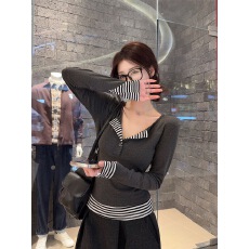 批发人棉260克 原版质量 设计感辣妹条纹拼接T恤女装<b class='q'>秋</b>季拼接半开领