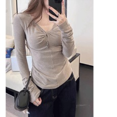 批发羊毛绒磨毛V领扭结长袖正肩T恤女秋季韩系设计感修身上衣