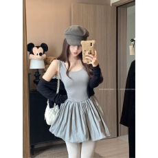 学院风灰色无袖背心连衣裙女装2026夏季新款收腰显瘦A字裙花苞裙