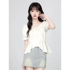 批发法式杏色不规则短袖<b class='q'>衬衫</b>女2026夏季新款荷叶边泡泡袖一字肩上衣