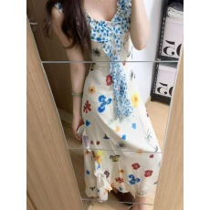 批发法式多巴胺V领碎花<b class='q'>连衣裙</b>子女夏季度假风时尚绝美超仙女俢腰长裙