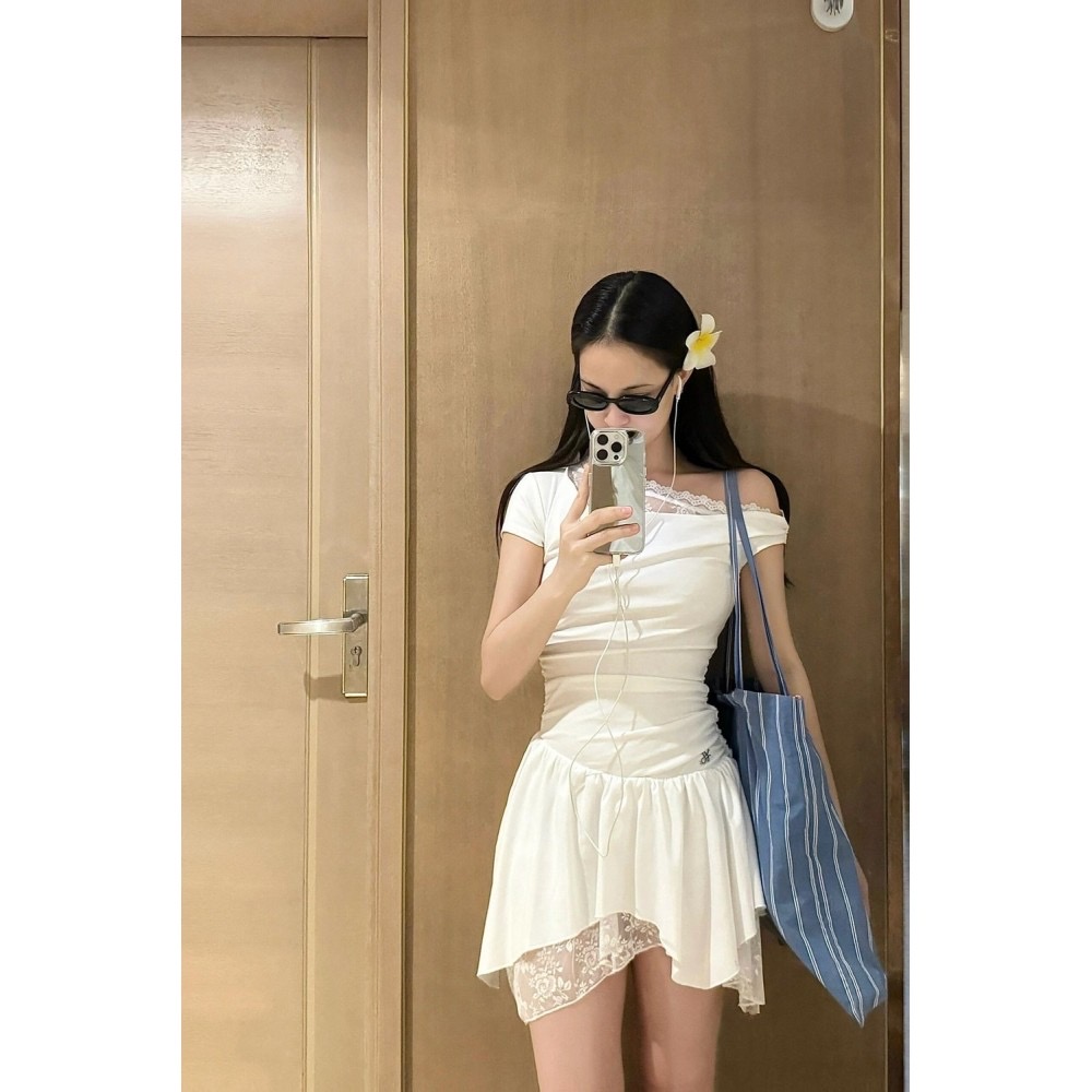 프랑스식 순수한 욕망 바람 비스듬한 어깨 레이스 조각 드레스 아이들 2026 여름 새로운 디자인 센스 불규칙 미니 스커트