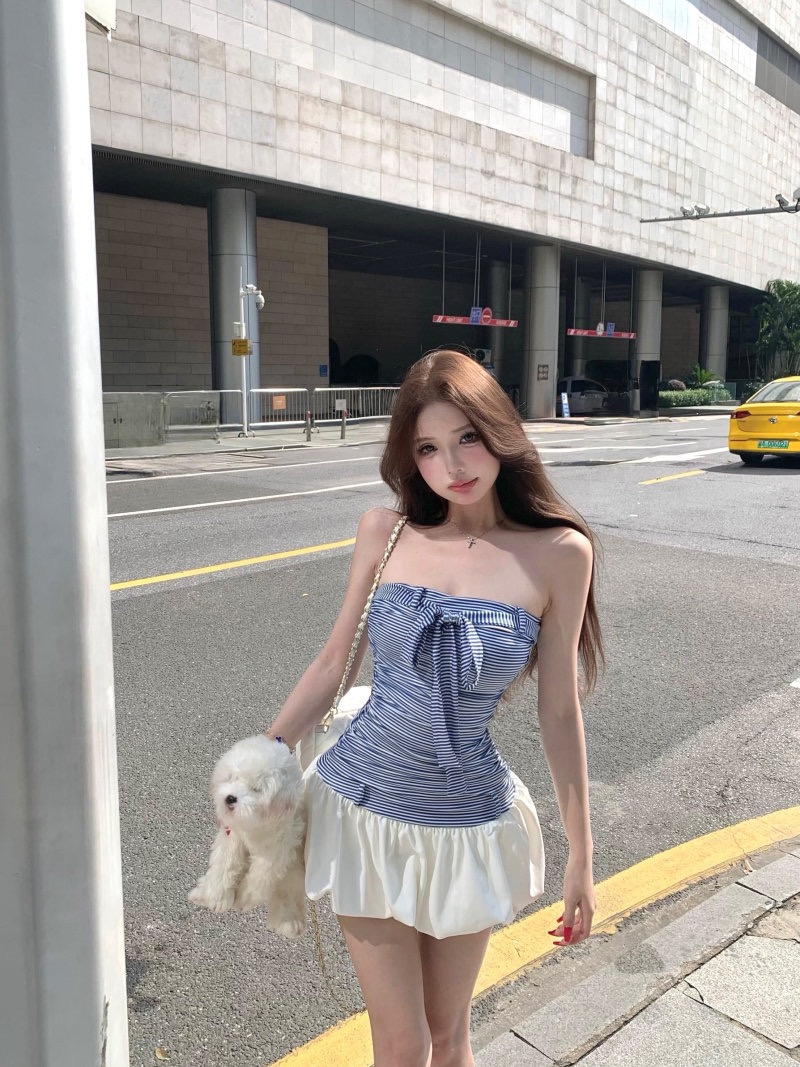 한 부서 부드러운 바람 디자인 센스 스트라이프 튜브탑 여성 드레스 여름 새로운 허리 수축 슬림해 보이는 다용도 꽃밭 미니 스커트
