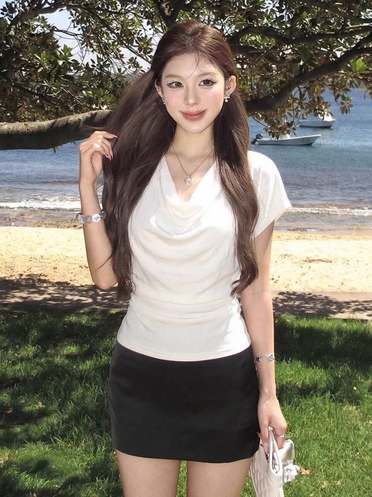 프랑스식 화이트 흔들다 칼라 허리 수축 슬림해 보이는 반팔 티셔츠 여성 여름 2026 새로운 품격 다용도 배트윙 소매 맨위