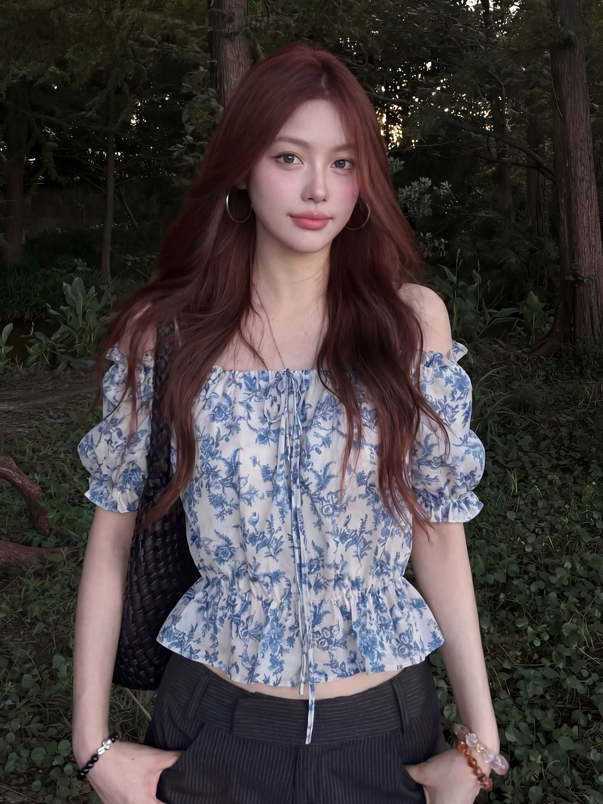 프랑스식 오프숄더 꽃무늬 거품 소매 여성 셔츠 여름 허리 수축 슬림해 보이는 디자인 센스 아름다운 품격 반팔 맨위