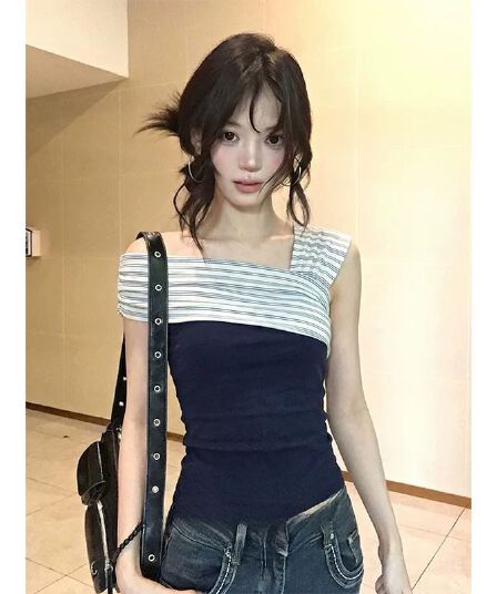 한 부서 핫걸 비스듬한 어깨 스트라이프 패치워크 티셔츠 여성 여름 작은 대중 디자인 센스 몸매 가꾸기 슬림해 보이는 오프숄더 반팔 맨위 h