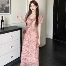 批发法式绝美泡泡袖波点连衣裙女夏2026年新款巨好看遮肚显瘦气质长裙