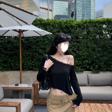批发莫代尔人棉260克  蕾丝花边拼接设计感斜肩<b class='q'>T</b>恤女新款短款露肩上衣