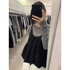批发春秋<b class='q'>新款</b>韩系时尚百搭圆领长袖T恤上衣叠穿黑色吊带<b class='q'>背心</b>两件套女