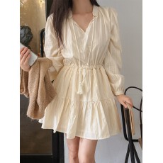 批发韩系温柔流苏系带V 领<b class='q'>连衣裙</b>女肌理感收腰小个子泡泡袖短款娃娃裙