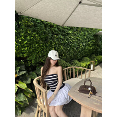 批发网红同款  辣妹风抹胸百褶裙套装