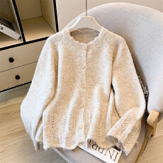 批发温柔风<b class='q'>手工</b>花边领<b class='q'>毛衣</b>开衫女秋季软糯马海毛外套慵懒高级感羊毛衫