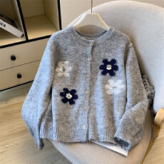 批发高级感气质<b class='q'>手工</b>花朵针织开衫短款灰色<b class='q'>毛衣</b>女秋冬2025新款外套上衣