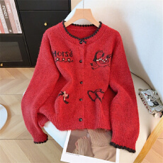 批发欧货新款字母小马烫钻蝴蝶结装饰苹果提花<b class='q'>圆领</b>排扣<b class='q'>开衫</b>时尚毛衣