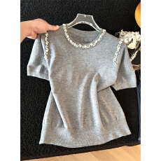 批发2026年夏季新款轻奢精致针织衫透气灰色钉珠装饰圆领设计短袖上衣