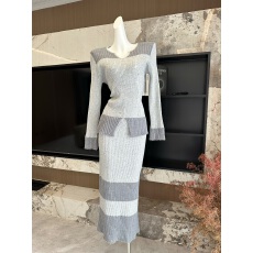 批发MOSS STUDIO 【灰羽云素】秋冬双纱线100羊毛V领针织半裙套装女