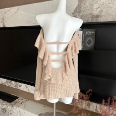 批发Qiauuu花三三同款*燕麦蝶翼 纯欲性感<b class='q'>露背</b>荷叶边修身针织<b class='q'>连衣裙</b>女