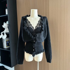 批发e go studio 马海毛羊毛深灰荷叶边开衫毛衣女蕾丝拼接设计感上衣