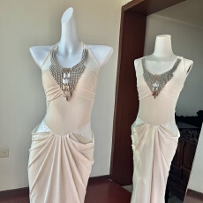 批发新法式钉珠挂脖连衣裙女<b class='q'>礼服</b>长裙名媛风收腰包臀鱼尾裙2026夏