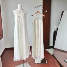 批发从一时刻花满枝轻奢感<b class='q'>网纱</b>无袖立体花朵连衣裙or上衣半裙套装