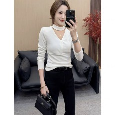 批发时尚V领镂空挂脖长袖<b class='q'>T</b><b class='q'>恤</b>内搭女设计感洋气2025新款冬季打底衫上衣