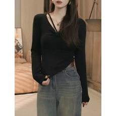 批发扭结V领咖色打底衫女秋冬2025年新款内搭长袖<b class='q'>t</b><b class='q'>恤</b>修身显瘦短款上衣