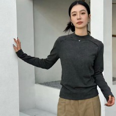 批发2026秋款欧货圆领小众设计感<b class='q'>长袖</b><b class='q'>T</b><b class='q'>恤</b>女时尚休闲百搭打底上衣