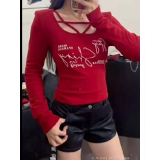批发2026春季新款韩版修身长袖<b class='q'>T</b><b class='q'>恤</b>女磨毛设计感镂空字母短款打底上衣