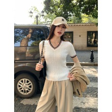 批发撞色V领麻花短袖<b class='q'>针织衫</b>女2026春夏季新款白色<b class='q'>短款</b>上衣针织打底衫