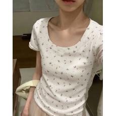 批发方领<b class='q'>碎花</b>短袖t恤女夏季韩系减龄修身显瘦打底<b class='q'>上衣</b>