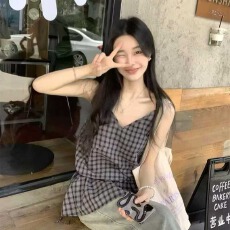 批发韩版V领调节肩带外穿吊带背心女<b class='q'>中长款</b>遮肉显瘦百搭抽绳格子上衣