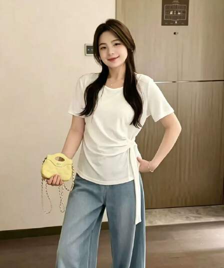 2026 여름 한국 스타일 디자인 센스 불규칙 핀치 Pleat 레이스업 허리 수축 슬림해 보이는 반팔 티셔츠 여성
