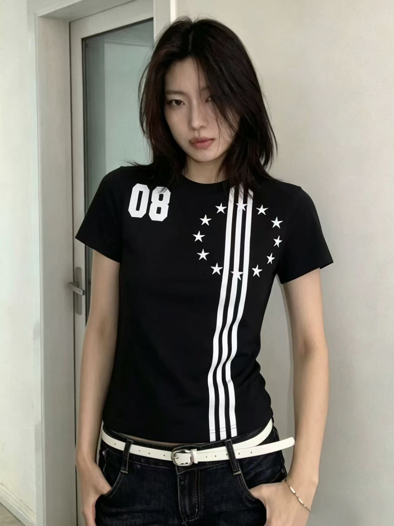 아메리칸 레트로 거리 별 스트라이프 프린트 긍정적 인 어깨 반팔 티셔츠 여성 2026 여름 새로운 몸매 가꾸기 슬림해 보이는 맨위