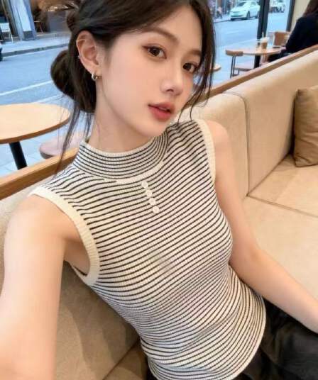 한 부서 캐주얼 스트라이프 반하이넥 민소매 니트 스웨터 여성 여름 새로운 다용도 몸매 가꾸기 슬림해 보이는 연령 감소 맨위 트렌디