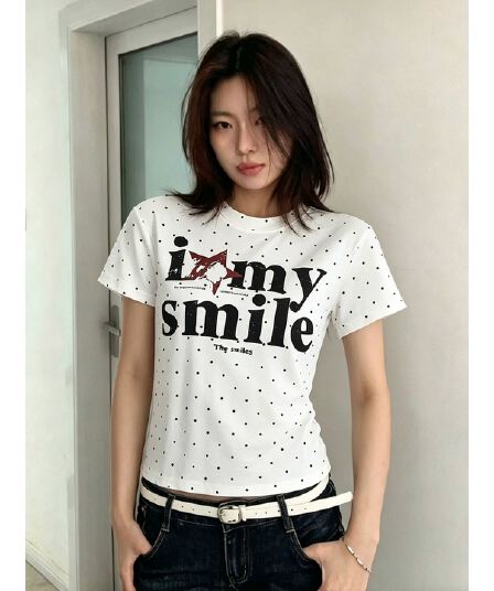 아메리칸 레트로 알파벳 프린트 도트 무늬 긍정적 인 어깨 반팔 티셔츠 여성 여름 착용 가져 가라. 몸매 가꾸기 슬림해 보이는 핫걸 짧은 맨위