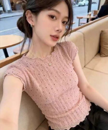 아름다운 자이언트 잘 생긴 프릴 Feifei 소매 티셔츠 여성 디자인 센스 달콤한 핫걸 몸매 가꾸기 배색 도트 무늬 맨위 여름