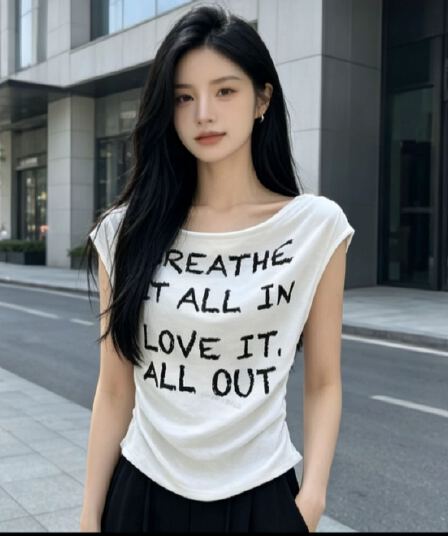 2026 새로운 알파벳 프린트 비스듬한 어깨 반팔 티셔츠 여성 허리 수축 주름 작은 대중 디자인 센스 맨위 트렌디