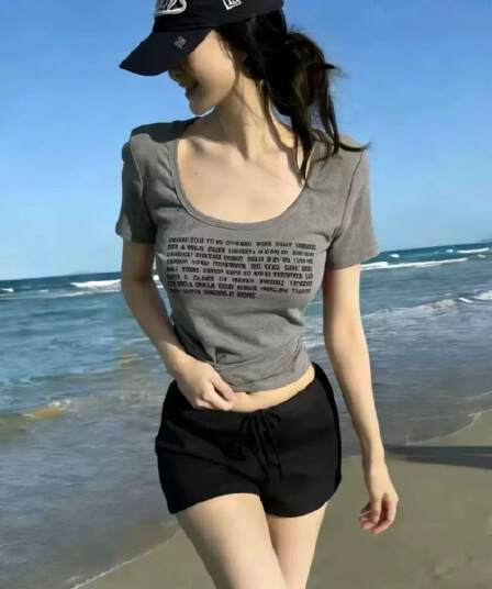 2026 새로운 패션 다용도 알파벳 프린트 광장 칼라 백리스 반팔 티셔츠 몸매 가꾸기 슬림해 보이는 맨위