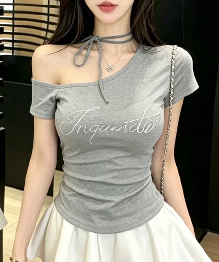순수한 욕망 바람 비스듬한 어깨 핫픽스 알파벳 오프숄더 스트랩 반팔 여성 의류 여름 달콤함 디자인 센스 몸매 가꾸기 쇼트 스타일 맨위