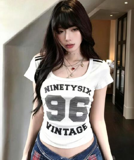 아메리칸 핫걸 레트로 세련된 여름 티셔츠 알파벳 비스듬한 어깨 불규칙 몸매 가꾸기 슬림해 보이는 오프숄더 디자인 센스 작은 셔츠