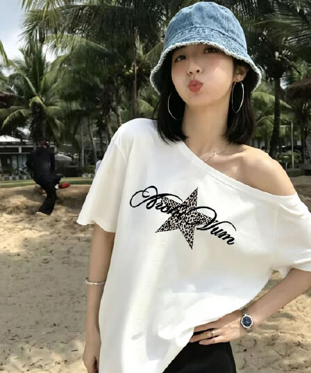 한국 동대문 여름 새로운 세련된 레오파드 무늬 오각형 별 알파벳 프린트 비스듬한 칼라 오프숄더 반팔 티셔츠 맨위