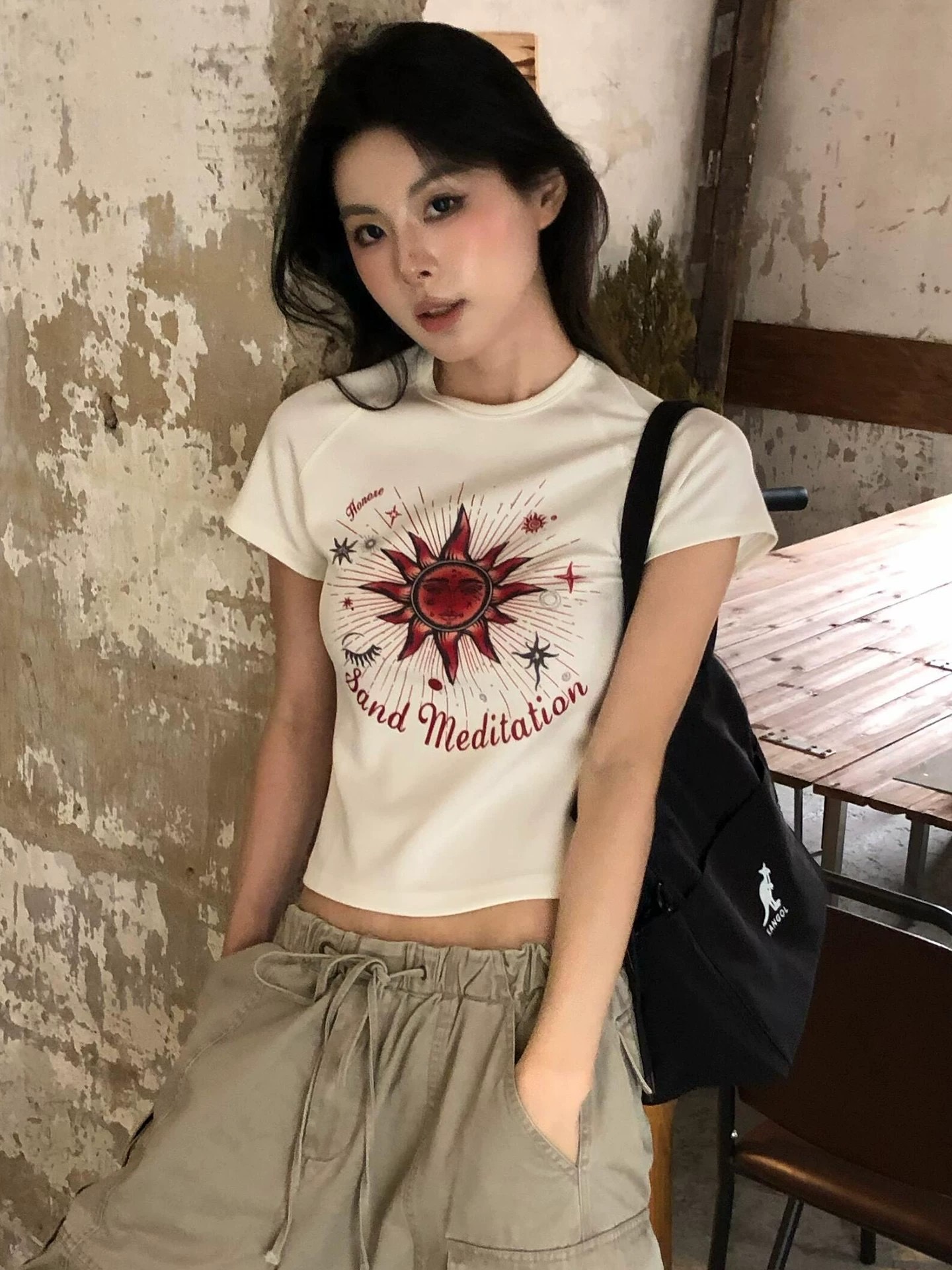 아메리칸 달콤한 차가운 바람 태양신 프린트 반팔 긍정적 인 어깨 티셔츠 여성 여름 몸매 가꾸기 슬림해 보이는 핫걸 화이트 맨위