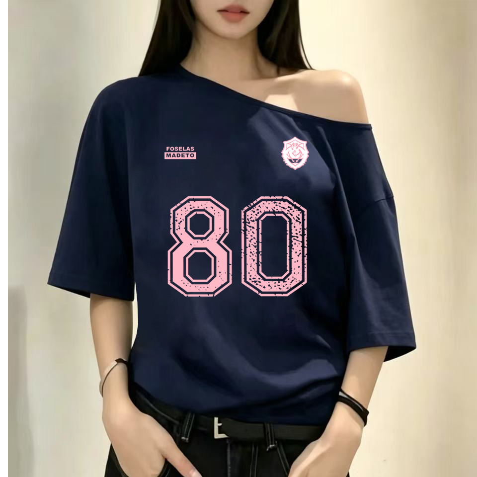 아메리칸 비스듬한 어깨 스트라이프 프린트 반팔 티셔츠 2026 여름 새로운 몸매 가꾸기 슬림해 보이는 핫걸 슬림해 보이는 오프숄더 맨위