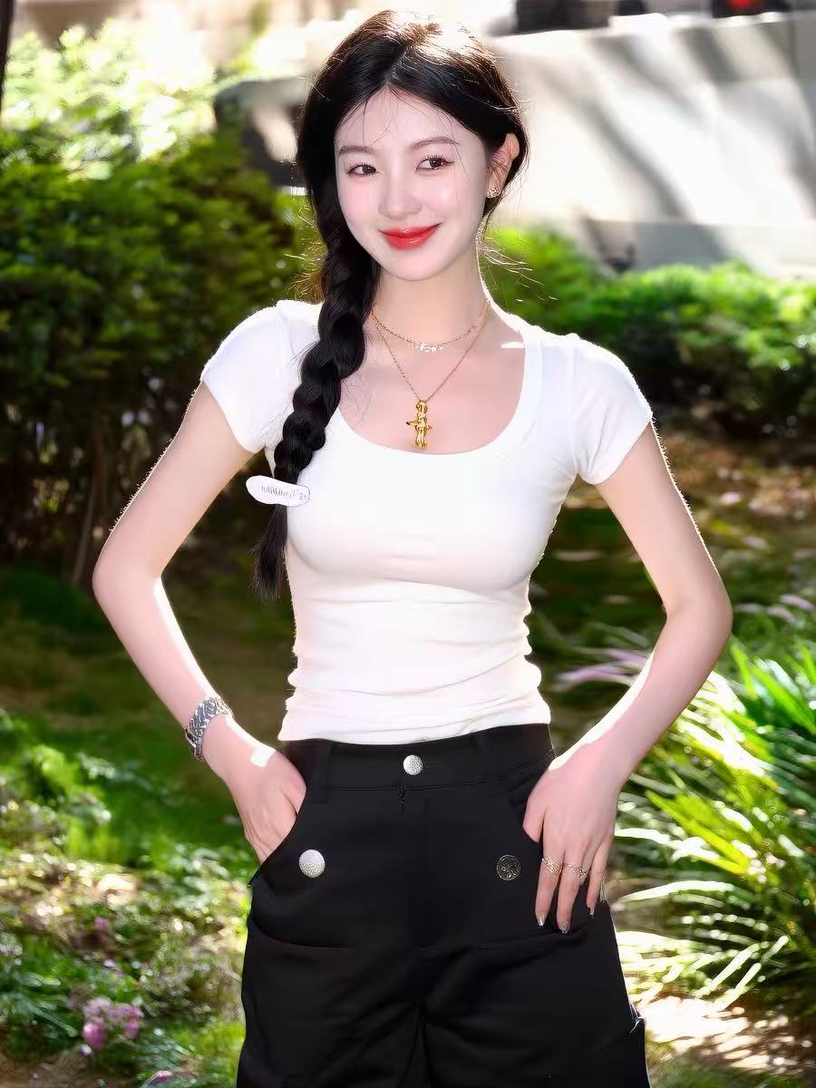화이트 반팔 몸매 가꾸기 허리 수축 u 칼라 달콤한 매운맛 작은 맨위 여성 여름 2026 새로운 작은 키 핫걸 긍정적 인 어깨 티셔츠